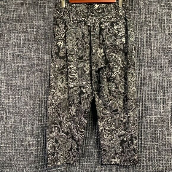 Pantology Women's Black & White Paisley Cropped Pants Size 8 #695 - Picture 2 of 9